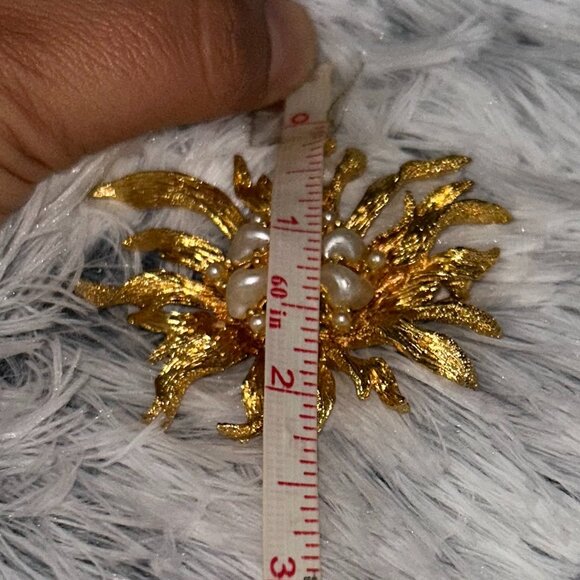 RARE Vintage Marcel Boucher Starburst Flower Baroque Style Pearl Brooch Pin - Picture 4 of 6